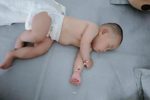 偃师几个月宝宝可以竖抱